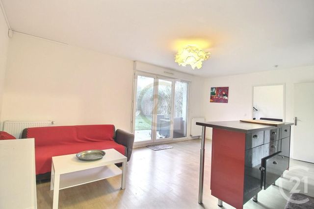 Appartement T3 à vendre - 3 pièces - 65.37 m2 - LA COURNEUVE - 93 - ILE-DE-FRANCE - Century 21 Ricard Immobilier